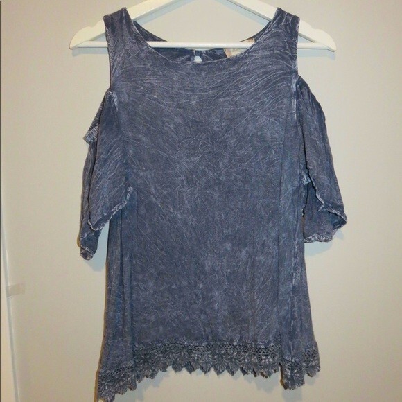 Altar’d State Top Light Blue Acid Stone Wash Crochet Hem Cold Shoulder Blouse - Picture 2 of 9